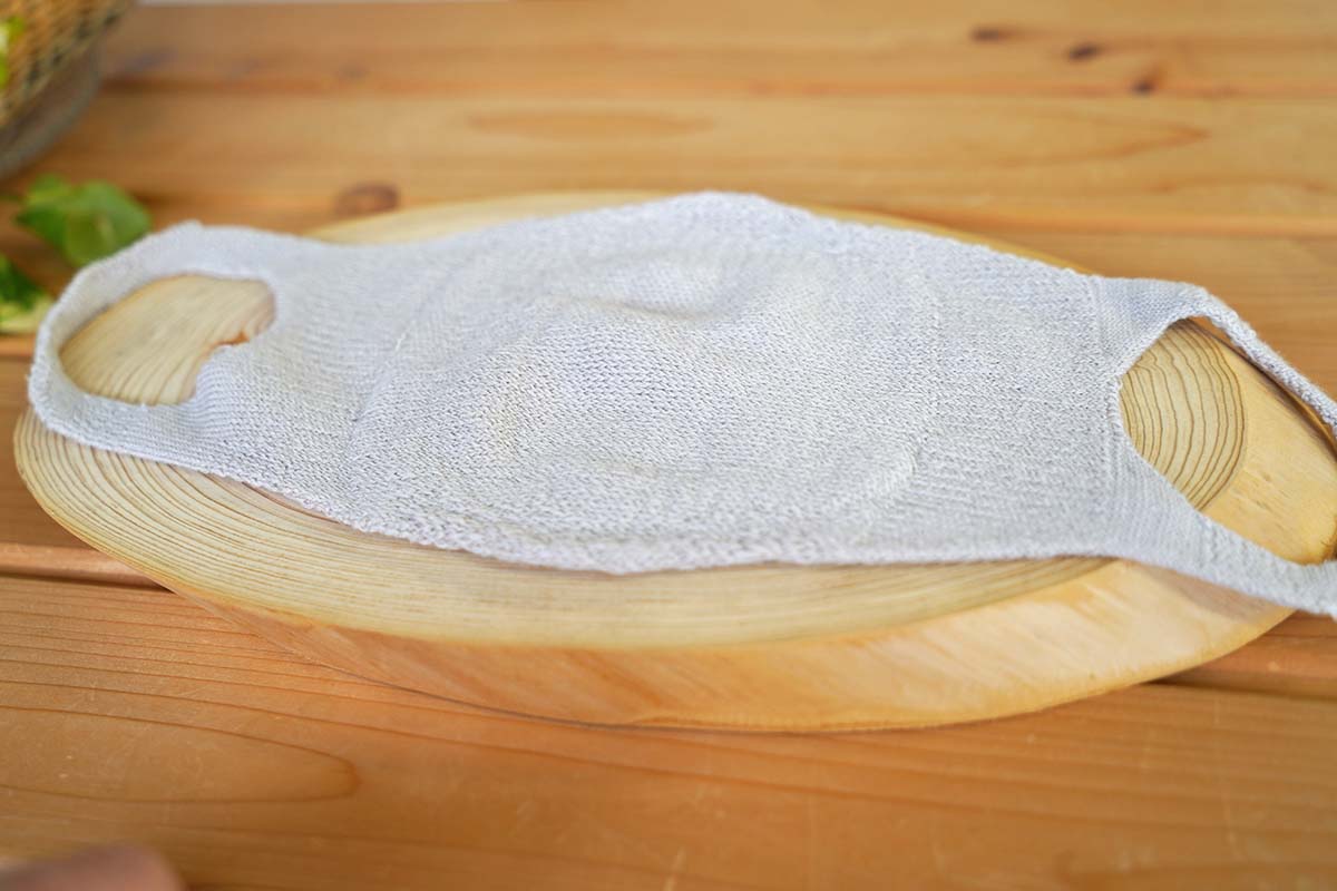 ただいま半額！ 肌にも耳にもやさしい マスク 天然素材 成人男性 絹 綿 無縫製 痛くない Lサイズ