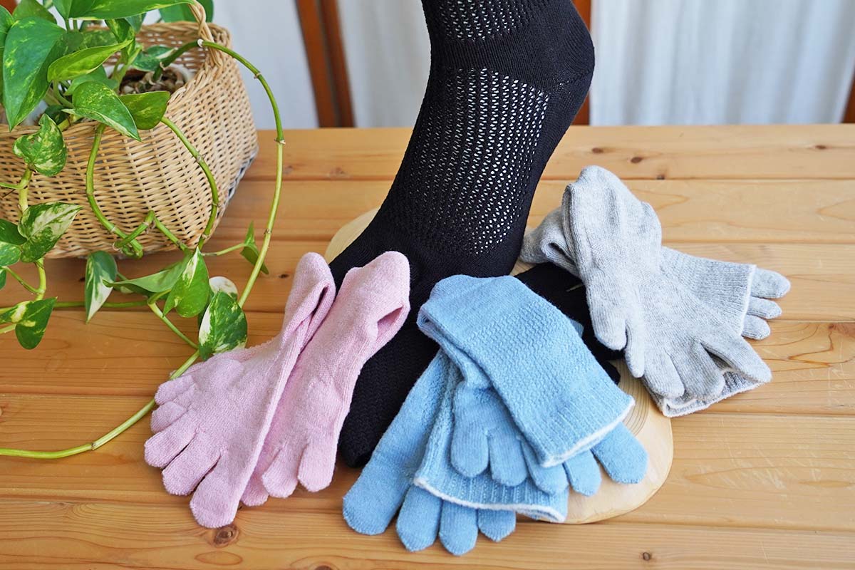 匠（たくみ）薄手メッシュ ゆったり5本指 表：綿+裏：絹 天然素材 LLサイズ