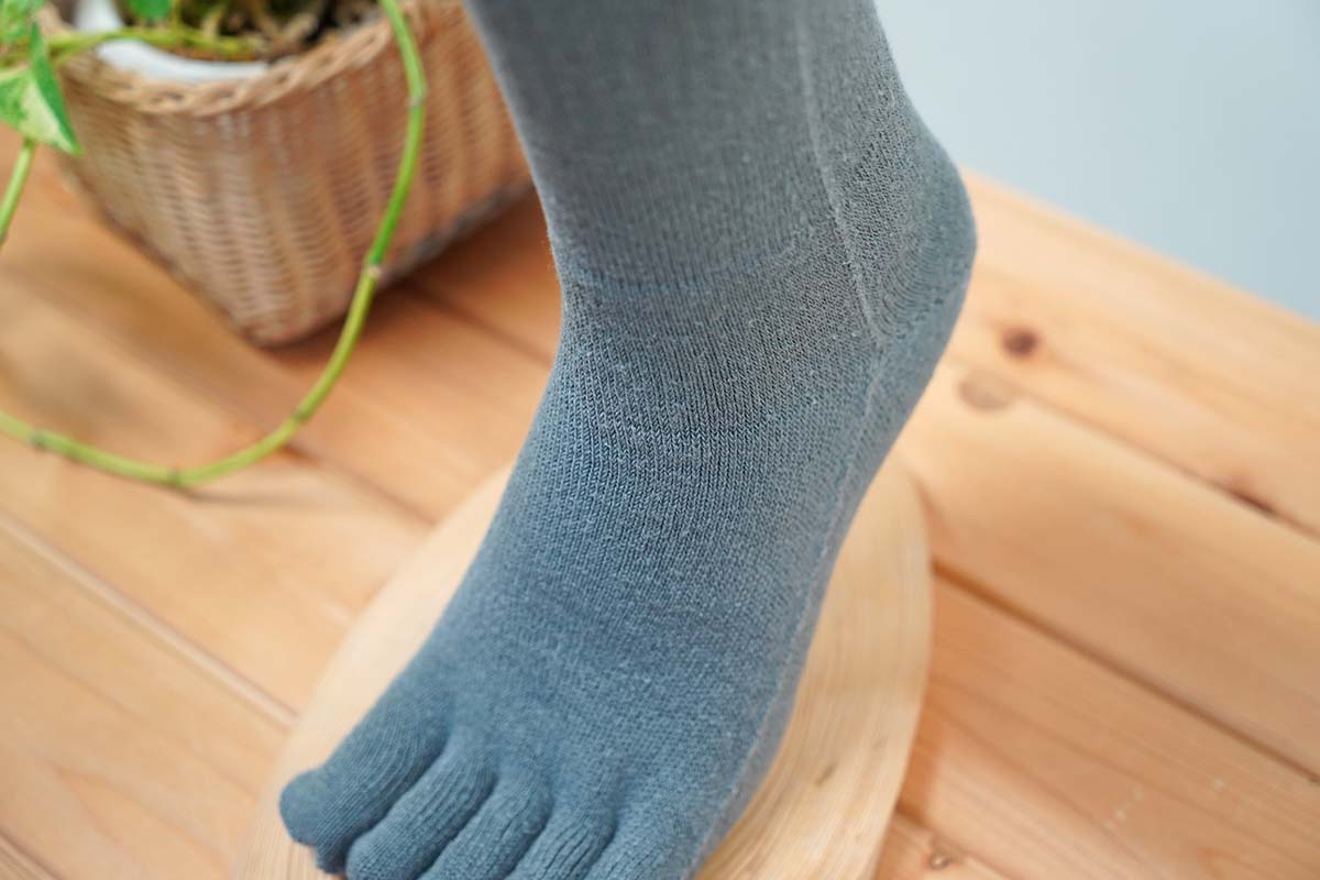 匠（たくみ）エアーイン ゆったり5本指 絹+綿+絹+綿 4層構造 ふわふわ 天然素材  Lサイズ