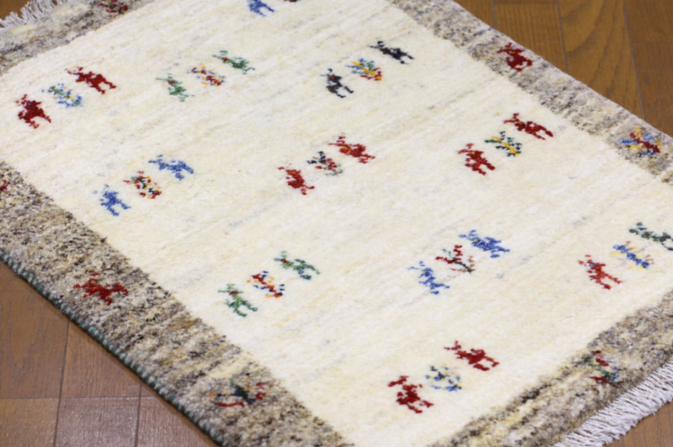 展示品　イラン　シラーズ　ギャッベ　ギャベ　ウール　絨毯　カーペット　高級 フロアー向きギャッベ 25655 【原産地】イラン シラーズ[UBRANDCODE