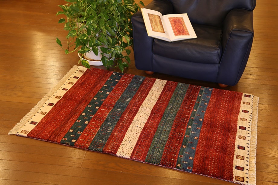 120×87cm　ギャッベ　ペルシャ絨毯　イラン　シーラズ産　手織り 楽天市場】ペルシャ絨毯 【本物イラン産】 ナイン産 マット グリーン