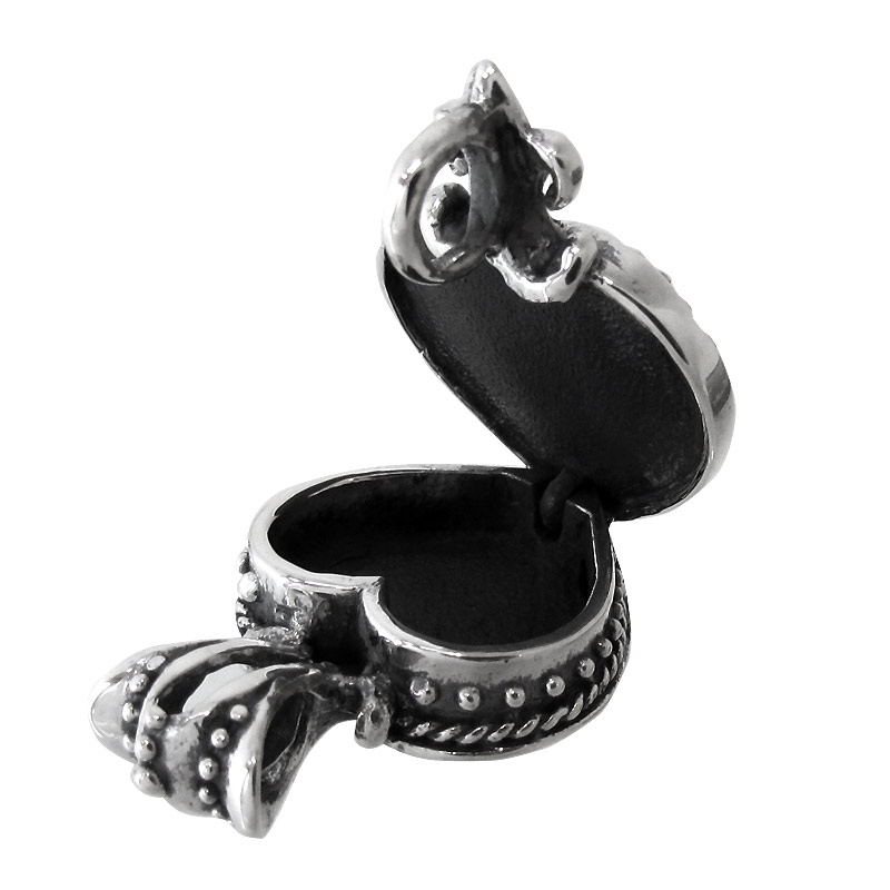 SMALL MAGESTIQUE HEART LOCKET WITH ONYX