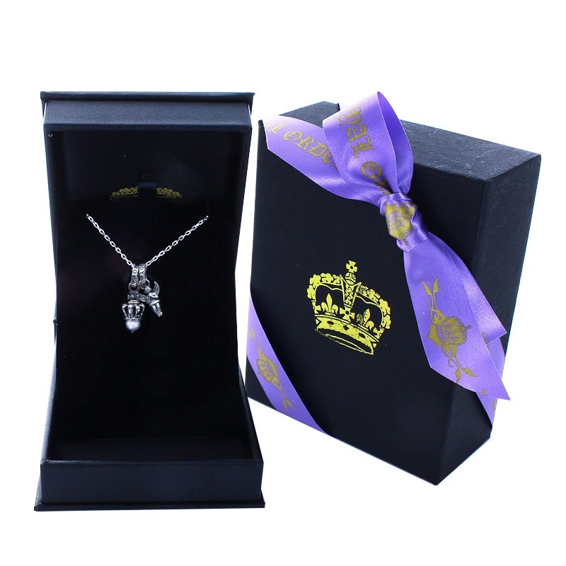 �ڥ���饤����꾦�ʡ�TINY CROWN WITH PEARL (WHITE) & PRAYING ANGEL CHARM GIFT SET