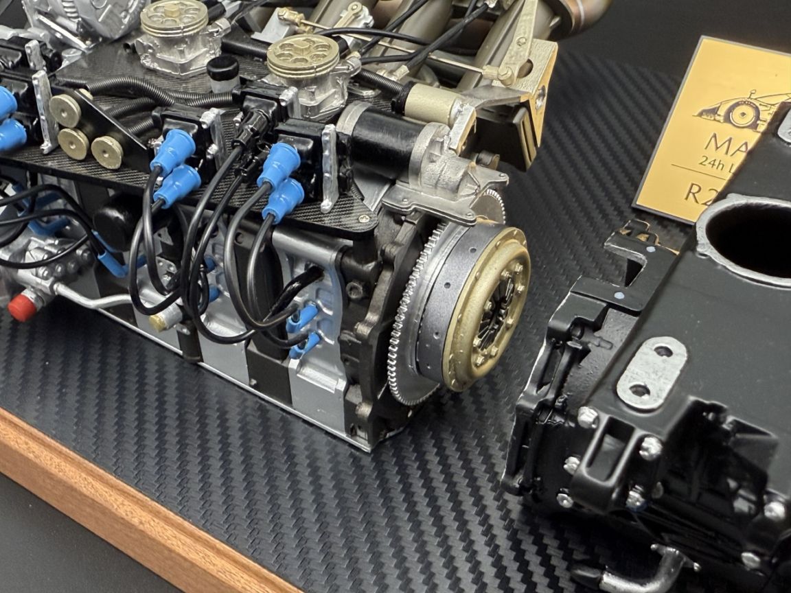 MZRacing Store - R26B 1/6スケールエンジンモデル ルマン優勝35周年