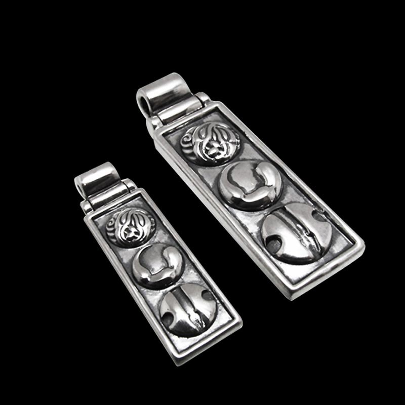 ３ ロゴ ペンダント