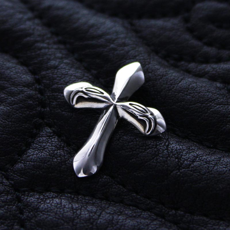 カーヴド シルク クロス ペンダント | メイティングフライト