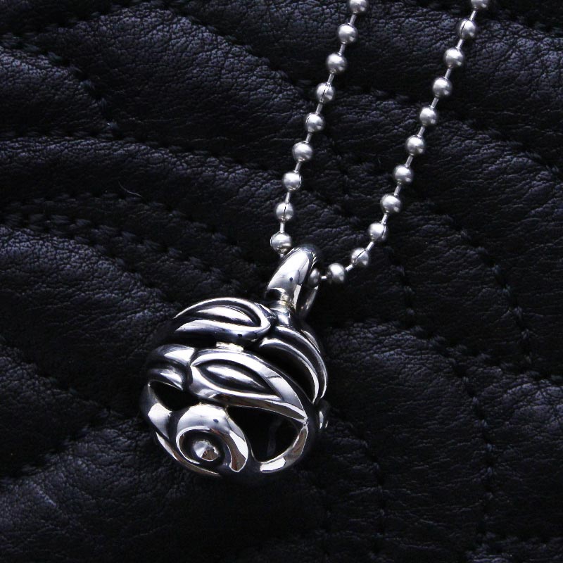 トロワ ポッド ペンダント