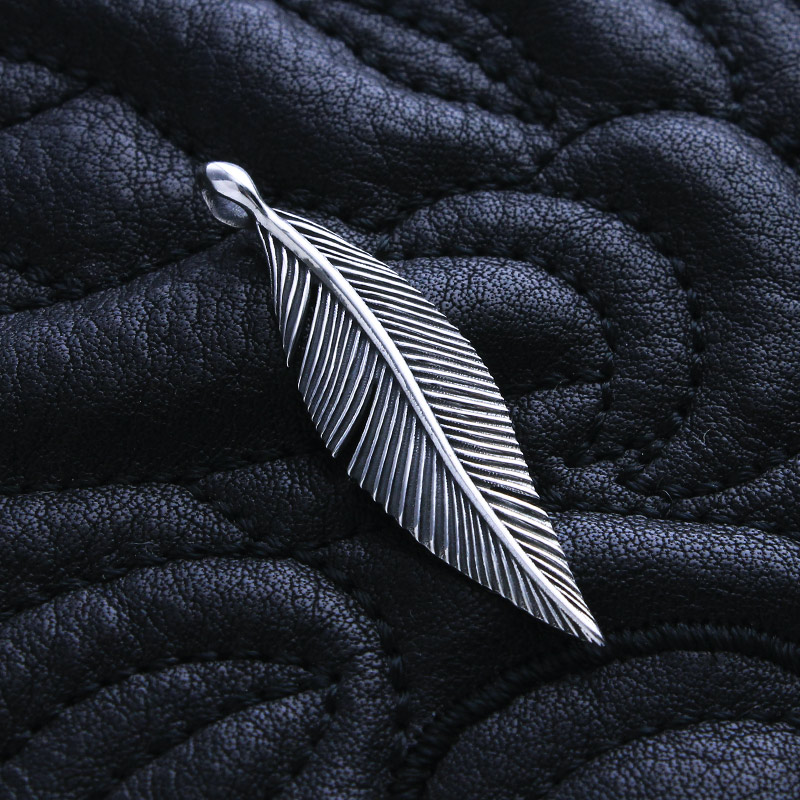 フェザー ペンダント