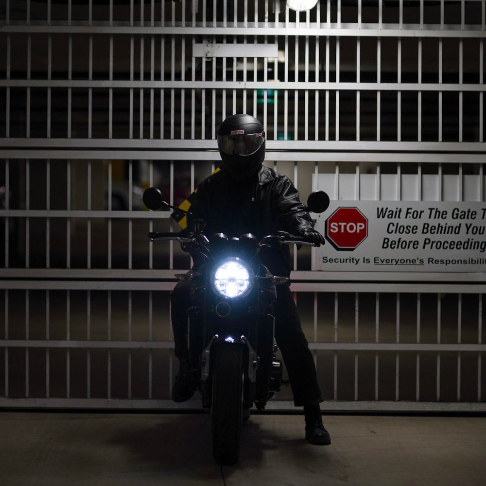 SIMPSON DIAMONDBACK マットブラック