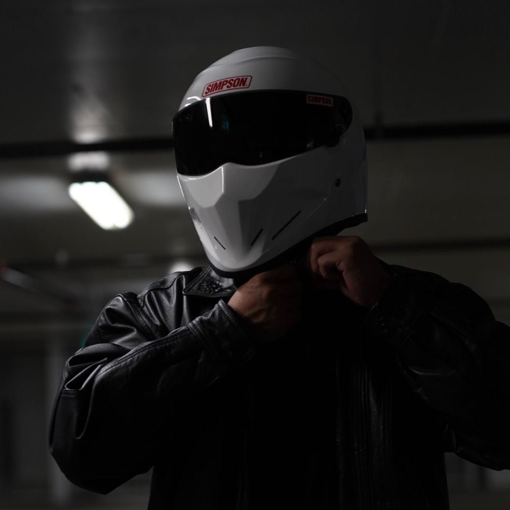 Riddell ホワイトヘルメット、Combat ブラックパッド、パッド一式等 Riddell ホワイトヘルメット、Combat ブラックパッド、パッド一式等