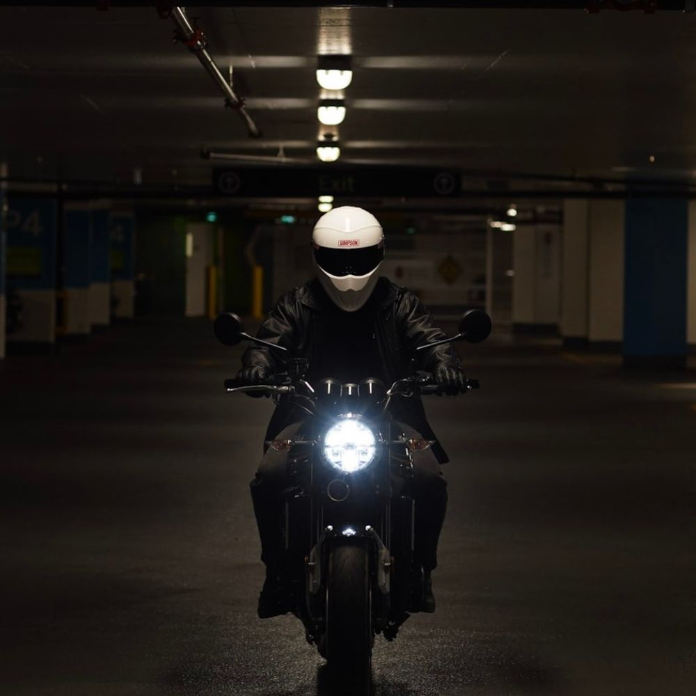 SIMPSON DIAMONDBACK ホワイト | SIMPSONヘルメット公認オンラインストア