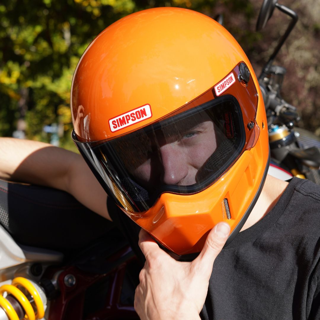 SIMPSON オレンジ ジェットヘルメット SIMPSON オレンジ ジェットヘルメット SIMPSONヘルメット公認