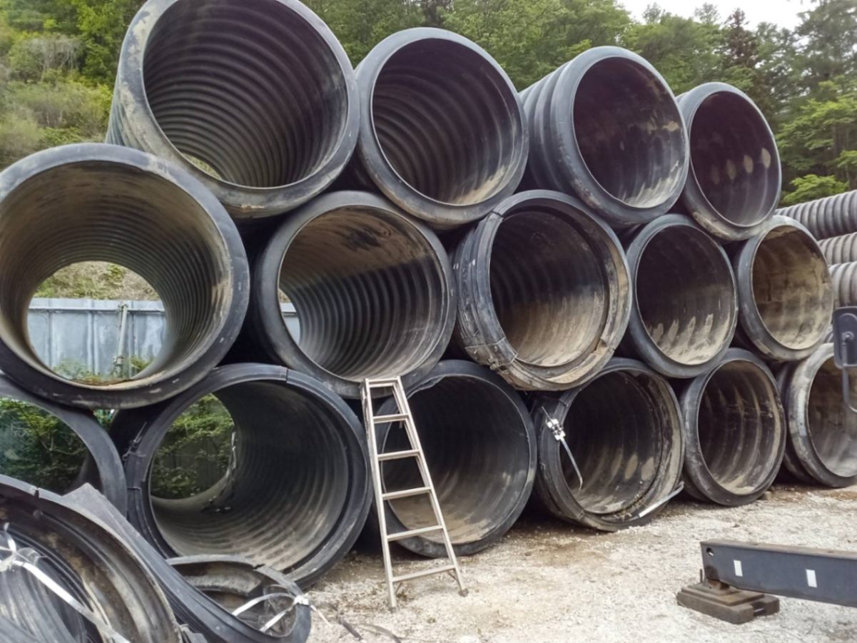 高密度ポリエチレン管 プレス管 コルゲート管 暗渠管 ダブル管 Φ1500