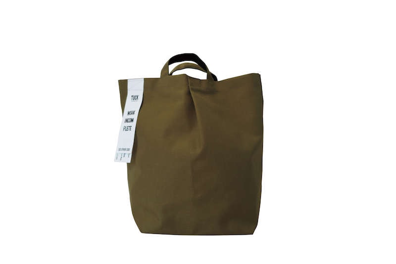 TUCK BAG-W'S_NYLON  KHAKI