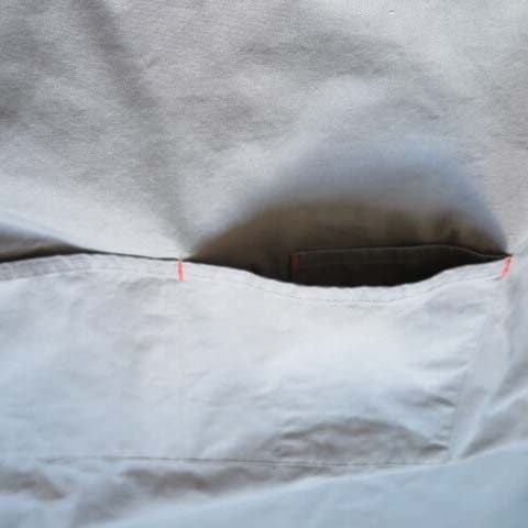 BASIC APRON-C  GIVE HAPPINESS