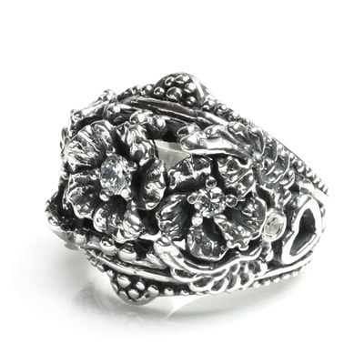 LANAI TRIPLE HIBISCUS w/ WINGS & HEART SIDES CZ