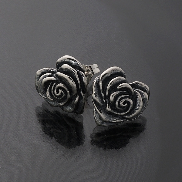 Small Heart Rose with Studs1ñ)