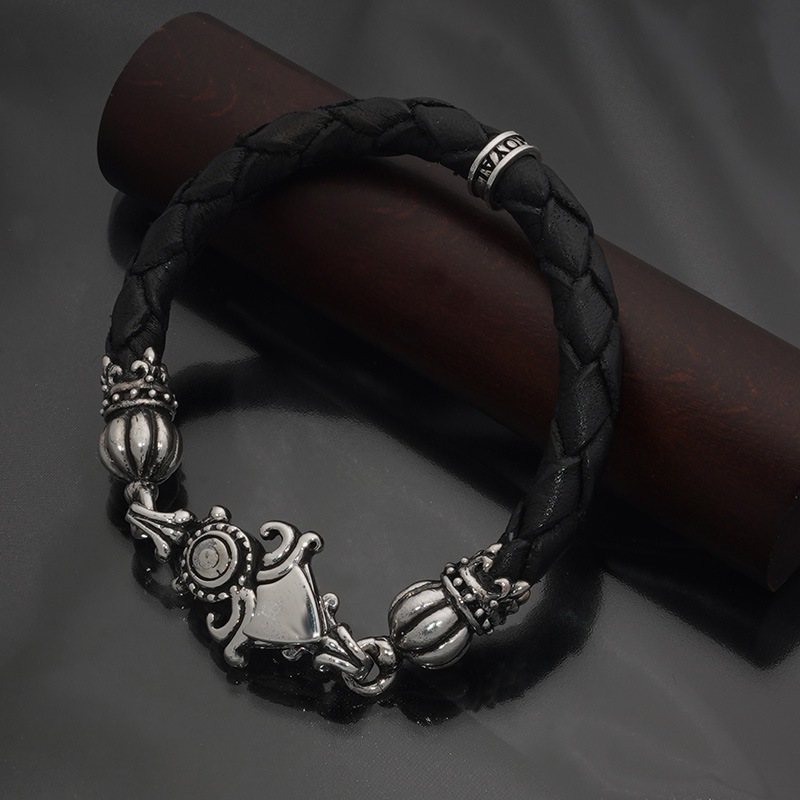 【本国オーダー・受注生産】Thick braided bracelet w/ Crown Tips and Shield Clip