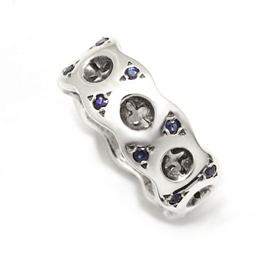 【本国オーダー・受注生産】HOLY CROSS W/Sapphires