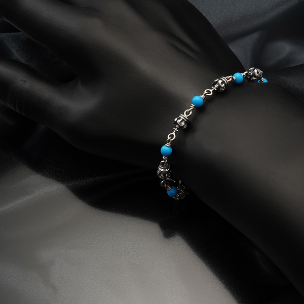 【本国オーダー・受注生産】Tiny Royal Crown & Turquoise beads Alternate