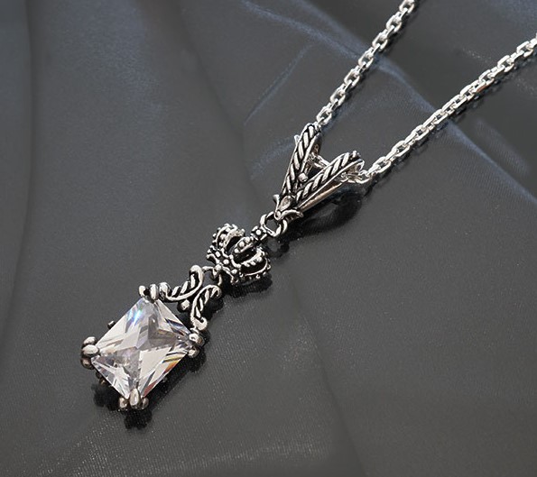 【本国オーダー・受注生産】ANTOINETTE w/ CROWN and CZ