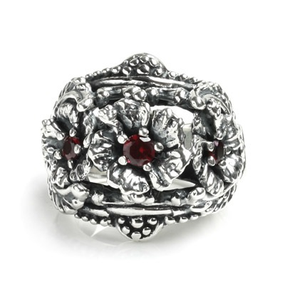 LANAI TRIPLE HIBISCUS w/ WINGS & HEART SIDES CZ