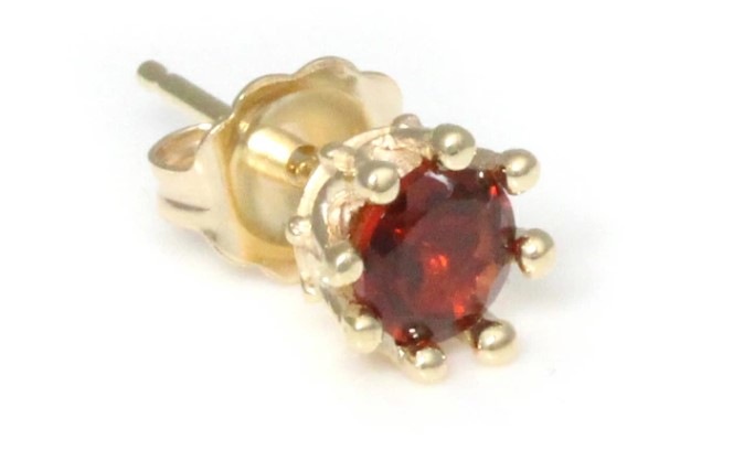 【本国オーダー・受注生産】TINY CROWN STONE STUDS 10k GARNET（1個単位）