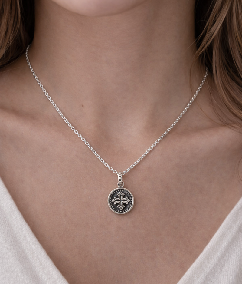 【本国オーダー・受注生産】TINY CROSS MEDALLION