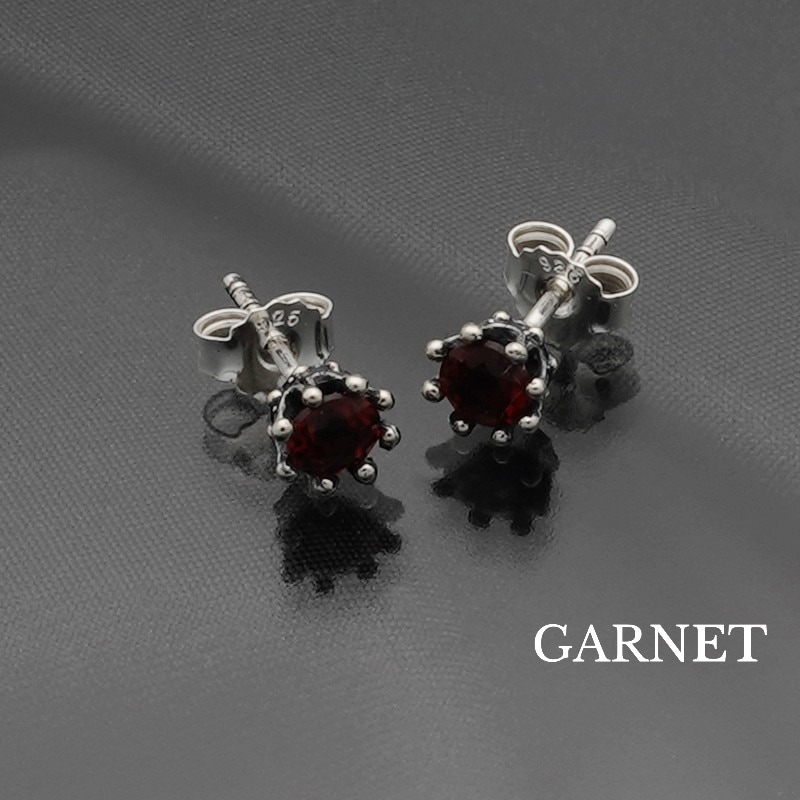 ロイヤルオーダー TINY CROWN STONE STUDS（1個単位) 詳細ページ
