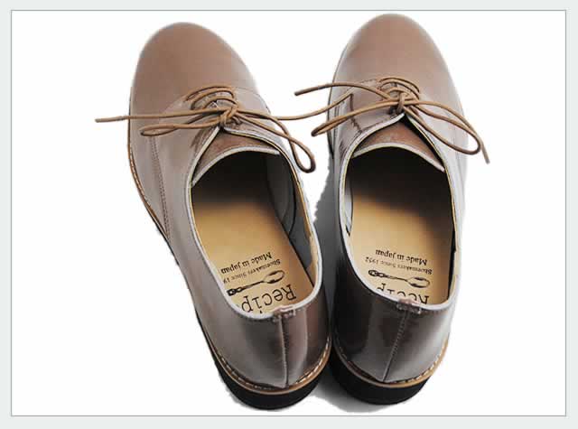 未使用エバゴス　ベージュレザー レースアップシューズ 保存袋付き 専用(^○^) エバゴスのレースアップシューズです。 未使用エバゴス