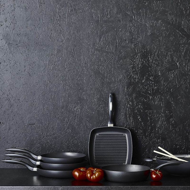 �ڥ����ȥ�å�20%���ա� Accessories - IQ���꡼�� ���饹�� 18cm