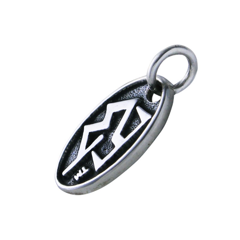 MEDIUM OVAL LOGO CHARM