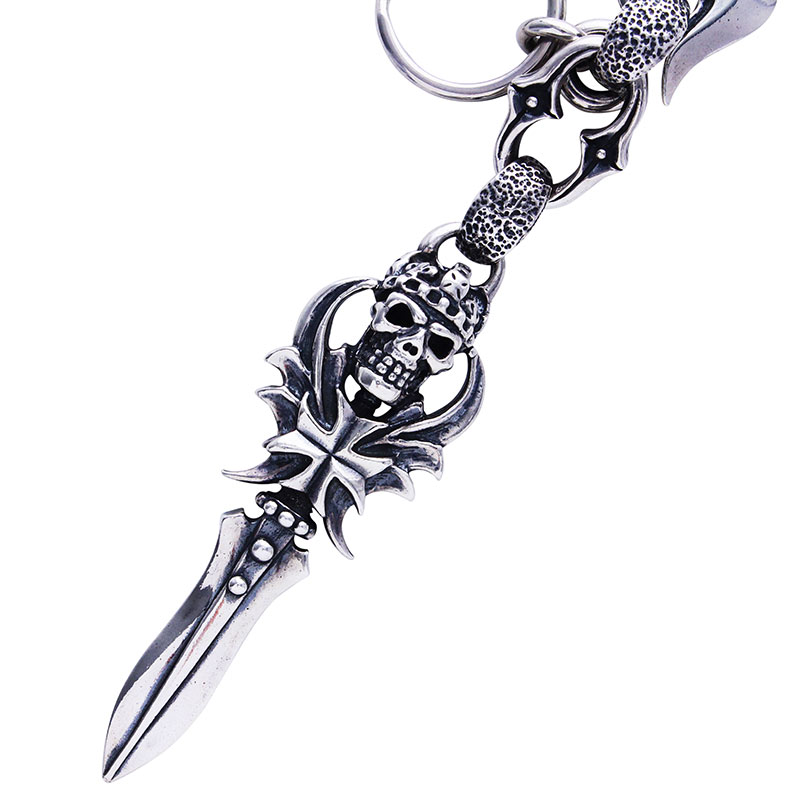 SCROLL HOOK SAW WITH HAMMERED KING WING DAGGER KEY CHAIN