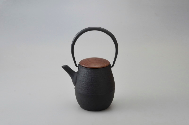 【希少】鉄山在銘　鉄瓶　焼蓋付　木箱付 000000001717_Z91o3MB.jpg 工芸品