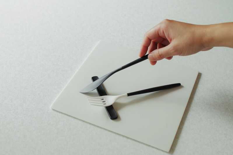 륳˥  ȥ꡼쥹  SUMU ZIKICO   Ȥ֤ Ǻ Ϥ ȥ꡼֤  Ѥä  ޥåȥ֥å  ù ޯ £ʪ ץ쥼 ﺧ ե zirconia cutlery rest