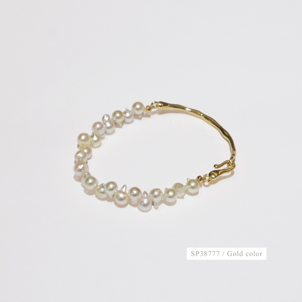 クレオパトラHalf Bangle