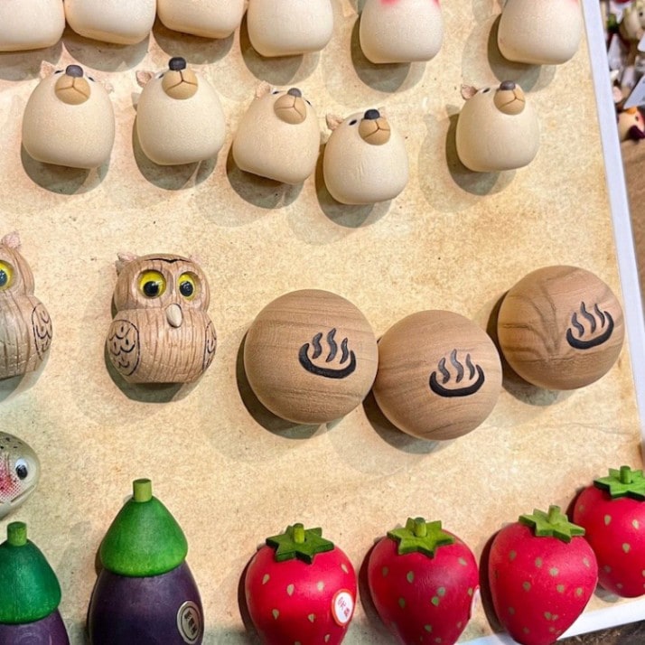 木製温泉まんじゅうマグネット(1個)　宅急便発送