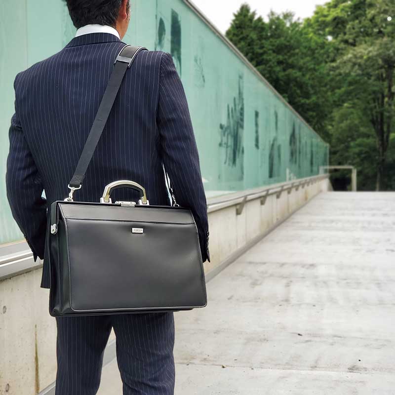 口枠ダレスバッグ