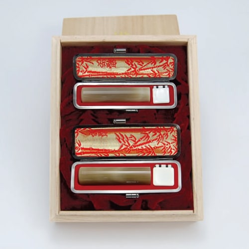 印鑑2本セット　16.5mm/12mm　牛角(白)　≪付属品≫牛もみ黒印鑑ケース・桐箱・保証書