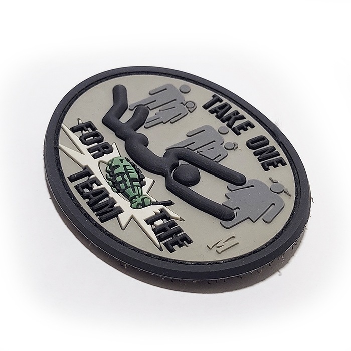 LA PATCHERIA Take One For The Team PATCH<br>�ڥ�ѥå����ꥢ PVC��åڥ� �ۥ�� �٥륯�� ���Х� ���Х��� �������ե� �ߥ꥿�꡼ ��åڥ� airsoft ��ư���� �ޥ륤 �������� UK ��� ��˥��󥸥�å� ���륻������ �ѷ� �٥륯�� ��åڥ� TEAM6 �����ꥹ�� ����ե��ǥ� �ü�����