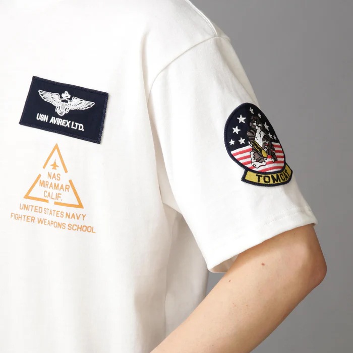 AVIREX TOP GUN PATCH & PRINT T-SHIRT<br>�ڥ�������å��� �ȥåץ��� �ѥå� �� �ץ��� T����ġ�7833934013 ��� ��ǥ����� �ߥ꥿�꡼ �����ȥɥ� �����奢�� T����� �ȥåץ��� ����åɥ��顼 ���롼�ͥå� ��åڥ� TOPGUN ���ӥ�å���