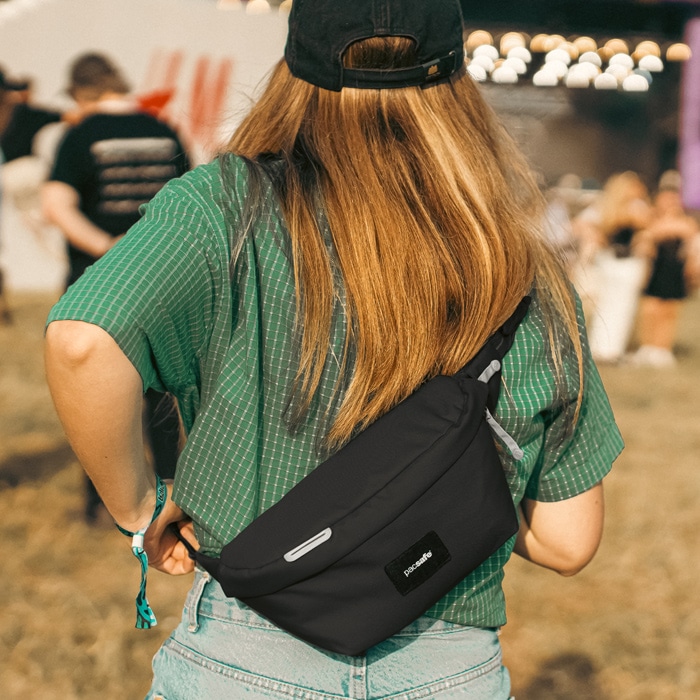 PacSafe GO SLING BAG <br>�ڥѥå������� ��������󥰥Хå��ۥ�� �ߥ꥿�꡼ �����奢�� �����ȥɥ� �ġ���� �л� ������ �ܥǥ��Хå� �Ф�ݤ� �������ƥ� ������ pacsefe PACSAFE ��ǥ����� ���� ��������� �ꥵ������ݥꥨ���ƥ�