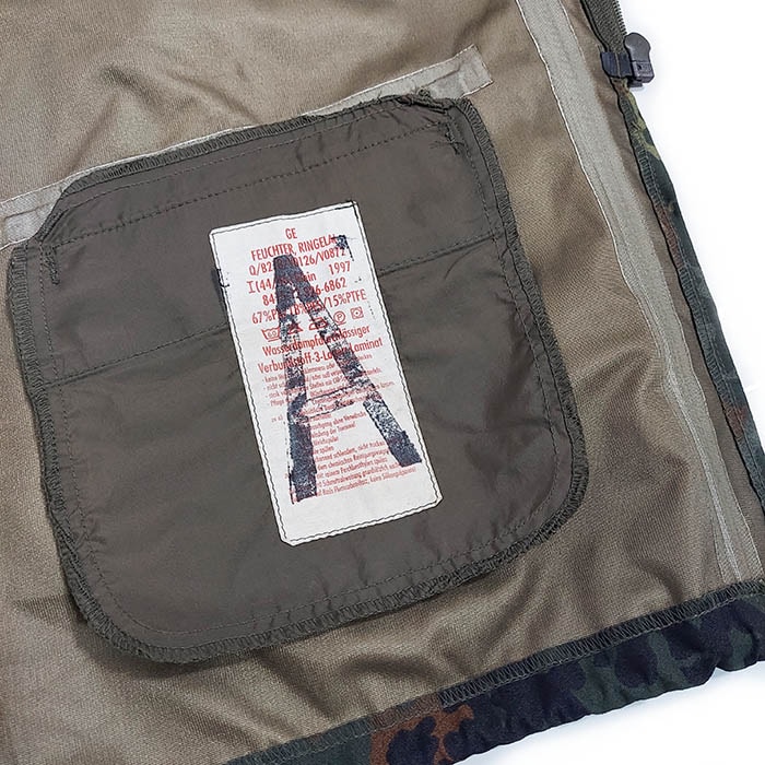 ��ʪ������ GERMAN GORE-TEX PARKA�����ƥå����ѡ���<br>�ڥɥ��ķ� �����ƥå����ѡ����ۥ�� �ߥ꥿�꡼ �����ȥɥ� woodland ���åɥ��� �����ѡ� ���㡼�ޥ� �ե쥯���� �º� �ե�å� �ɥ��ķ� ������ �л� �ɿ� �߱� ���� Ʃ��