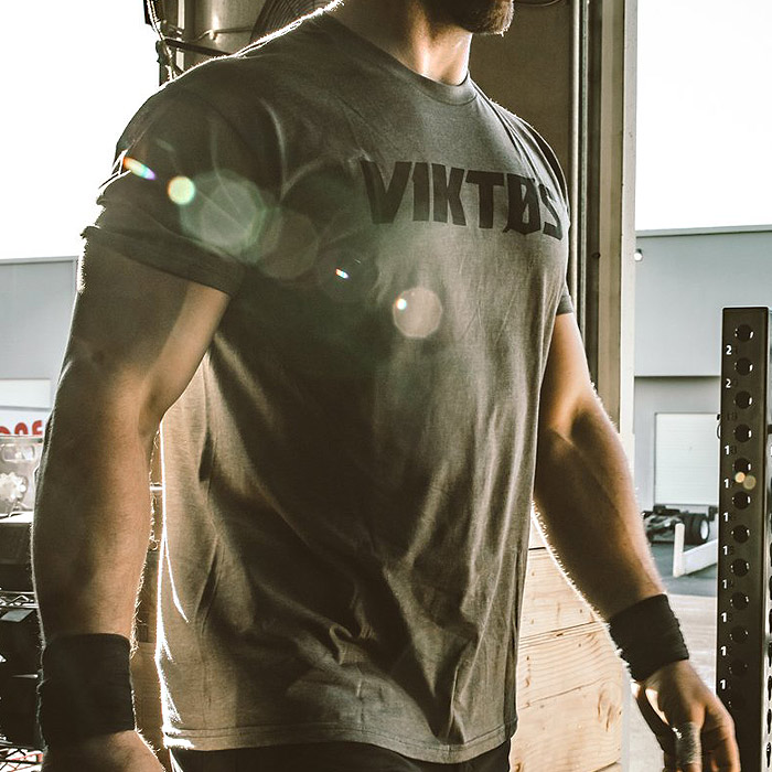 VIKTOS ���å� T�����<br>�ڥ������ȥ� �ӥ��ȥ� Tack Tee�ۥ�� �ߥ꥿�꡼ �����ȥɥ� ���Х� �����奢�� �л� �ϥ����� �Х��� �ġ���� US������ �ݥꥨ���ƥ� ���롼�ͥå� Ⱦµ �ץ��� �ȥåץ� ����ʡ� ���� LOGO ���ݡ��� ���塼�ƥ��� OUTLET