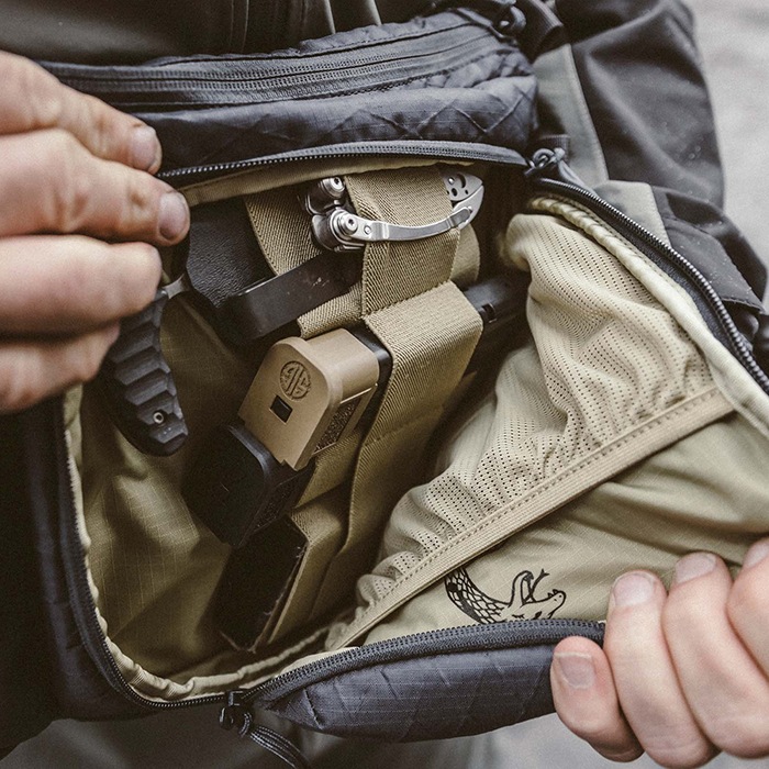 VIKTOS Upscale XL Slingbag  �ڥ������ȥ� ���åץ������� XL ����󥰥Хå��ۥ�� ��ǥ����� �ߥ꥿�꡼ �����ȥɥ� ���Х� �����奢��  �Х��� �ġ���� ��������� ���ݡ��� ���塼�ƥ��� �Ф�ݤ� BAG �Хå� �ܥǥ��Хå� MCBK