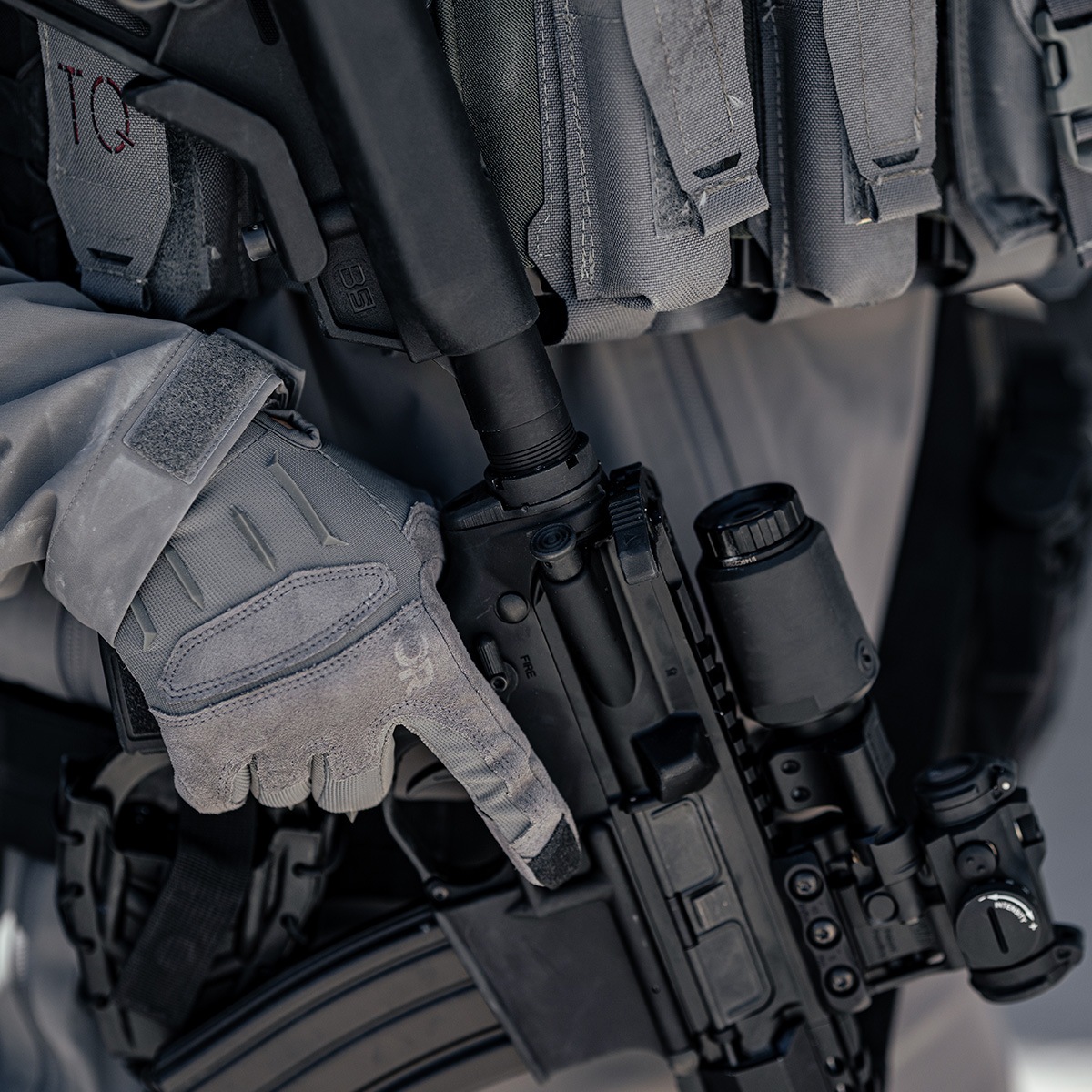 Outdoor Research  #322658 Ironsight �� Glove�ڥ����ȥɥ��ꥵ���� �������󥵥��� �� �������֡�<br>��� ��ǥ����� �ߥ꥿�꡼ �����ȥɥ� �����奢�� �Х��� �ġ���� ��������� ������ �л� ���Х��Х륲���� ���å������꡼���б�