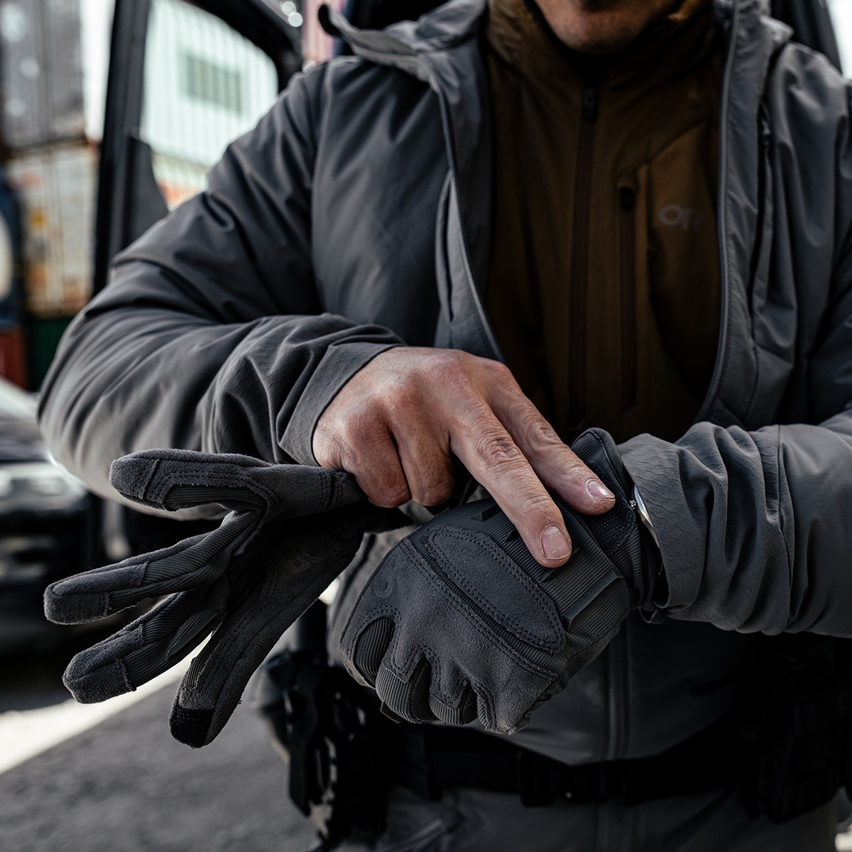 Outdoor Research  #322658 Ironsight �� Glove�ڥ����ȥɥ��ꥵ���� �������󥵥��� �� �������֡�<br>��� ��ǥ����� �ߥ꥿�꡼ �����ȥɥ� �����奢�� �Х��� �ġ���� ��������� ������ �л� ���Х��Х륲���� ���å������꡼���б�