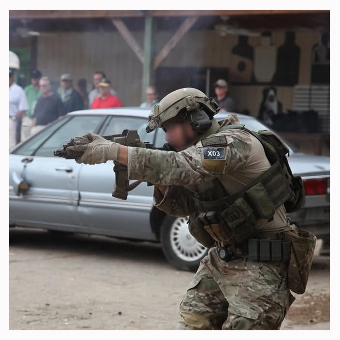 BLACKHAWK 410600 ���֥�������ޥ� ������<br>�ڥ֥�å��ۡ��� bh double mag case�ۥߥ꥿�꡼ ���Х��Х륲���� ���Х� �����ȥɥ� �������ץ��� ���� �ޥ����� �����ܥ�ե����С�