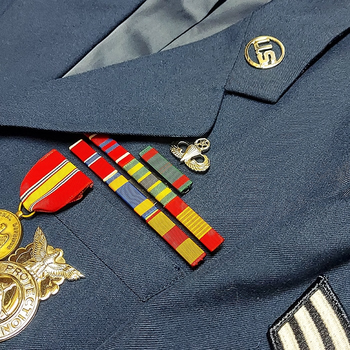 Vanguard��U.S. �ԥ�Хå� ��Ʈ�߲��ޥ������� USAF��<br>�ڥ����󥬡��� U.S. PINS Silver��1�����Хå� ������ �ߥ꥿�꡼ �����奢�� ���Х� ���� ���������꡼ �����ץ� USAF USMC ARMY USN ���� ���� ��ʼ�� �ѥ� PJ  �Ҷ��� �߲� �ѥ饷�塼��