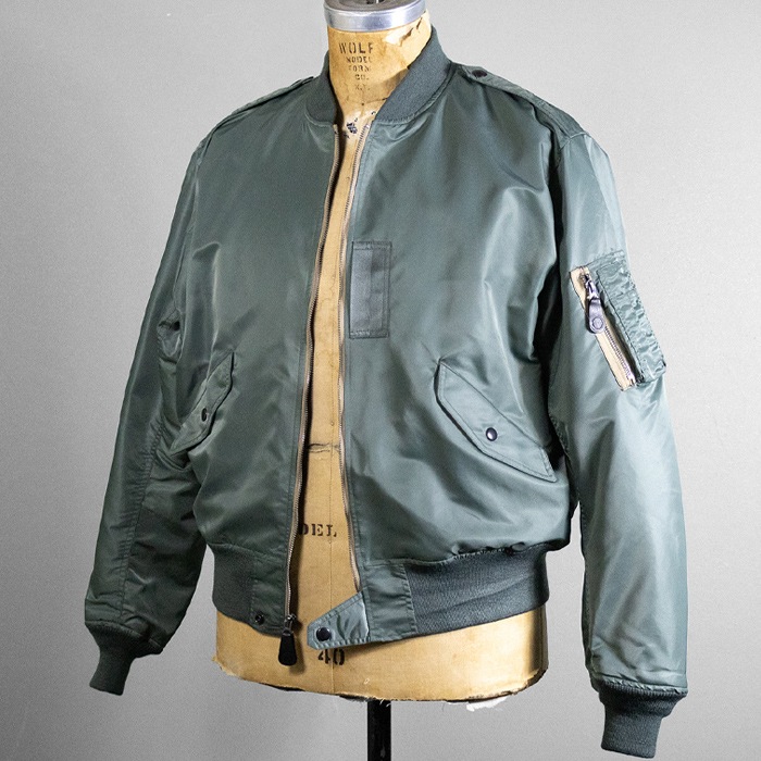 YAMAMOTO CO.LTD. L-2B FLIGHT JACKET MIL-J-7448C<br>�ڥ�ޥ�ȥ��ꥸ�ʥ�  L-2B �ե饤�ȥ��㥱�åȡۥ�� �ߥ꥿�꡼ �����奢�� �����ȥɥ� ���ȥ꡼�� �Х��� �ġ���� �ս� �������� ���硼�Ⱦ� �ʥ����� L-2B ��ޥ�ȥ��ꥸ�ʥ� �����